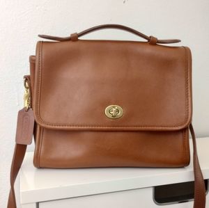 Coach Vintage 9870 British Tan Leather Court Crossbody Bag With Hang Tag